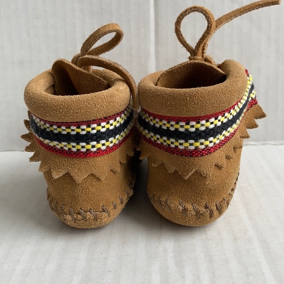 Baby Minnetonka Moccasin brown suede yellow black red braided booties with tie - Picture 4 of 15